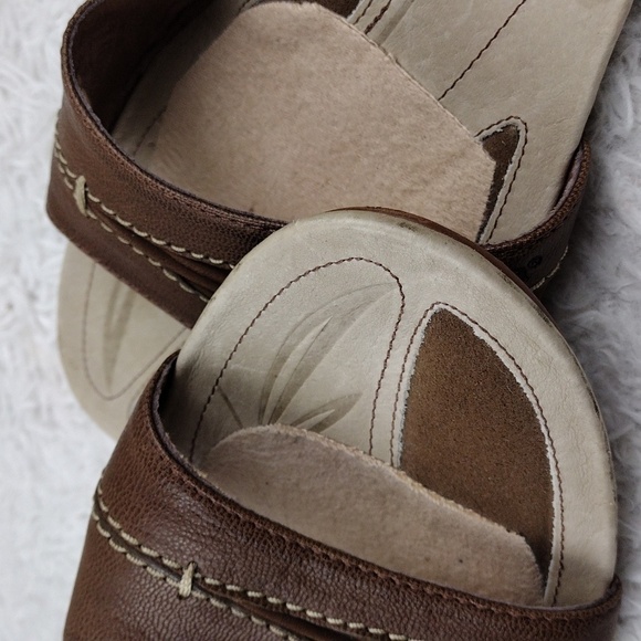 Patagonia Brown Leather Suede Ruching Upper Round Open Toe Slide Flat Sandal - Picture 14 of 16